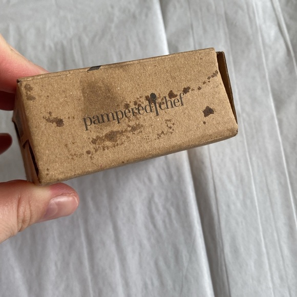 NEW Pampered Chef Brown Sugar Keeper Set of 2 - Picture 5 of 6